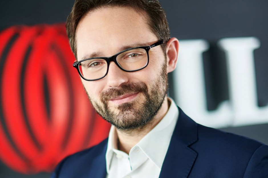 Maximilian Mendel, kierujący Zespołem Inwestycji Mieszkaniowych JLL. Inwestycje w living są niemal nieuniknione
