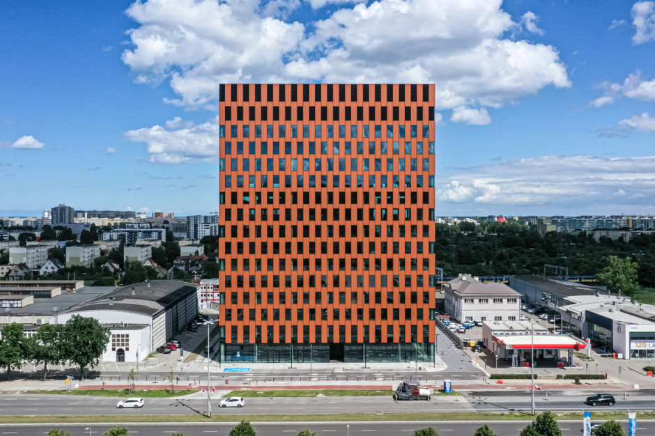 Wave, biurowiec zrealizowany przez Skanska Biurowiec Wave przyciągnął firmę farmaceutyczną