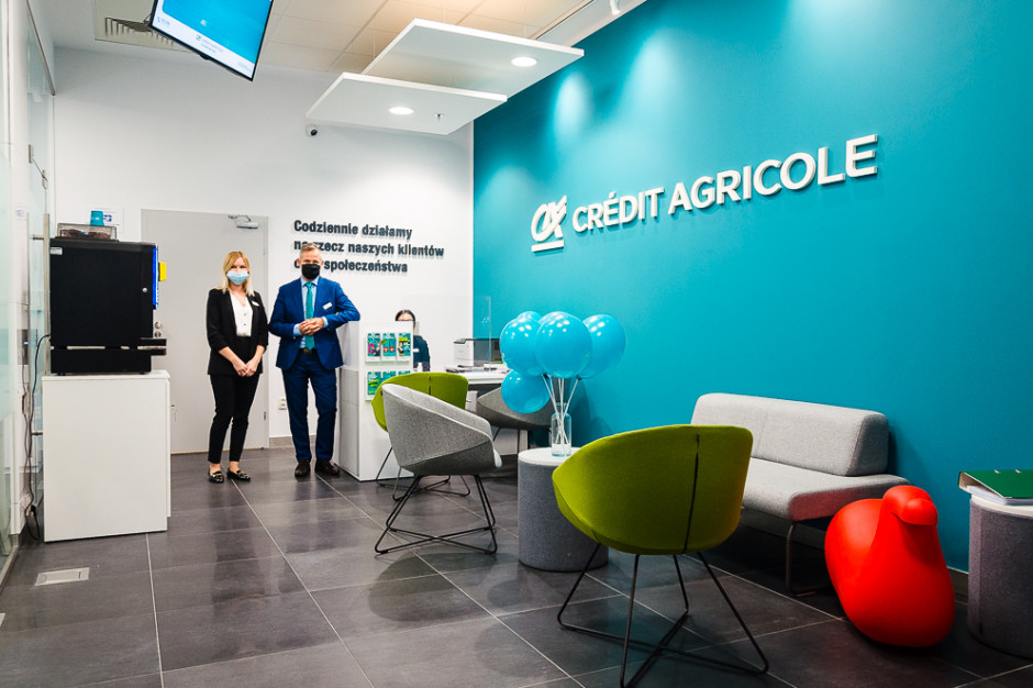 Fot. mat. pras. Duży bank otwiera pierwszy oddział w centrum handlowym