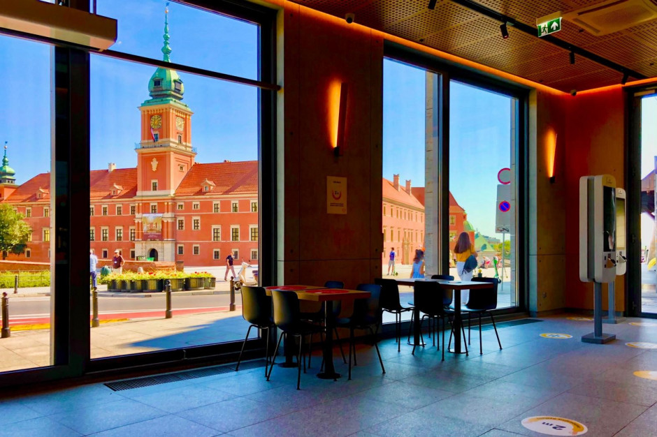 Plac Zamkowy, fot. mat. prasowe Najemcy zostają na Senatorskiej 2
