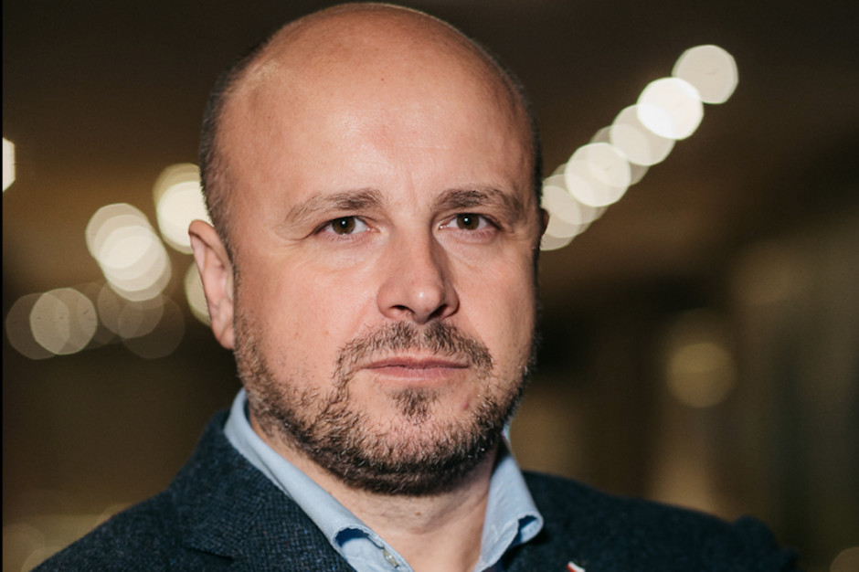 Nie widać w pracownikach chęci do przebywania na home office cały czas. Tęsknimy już trochę za biurem - mówi Krzysztof Inglot, prezes zarządu Personnel Service Jak efektywnie ułożyć hybrydowy system pracy dla zespołów?