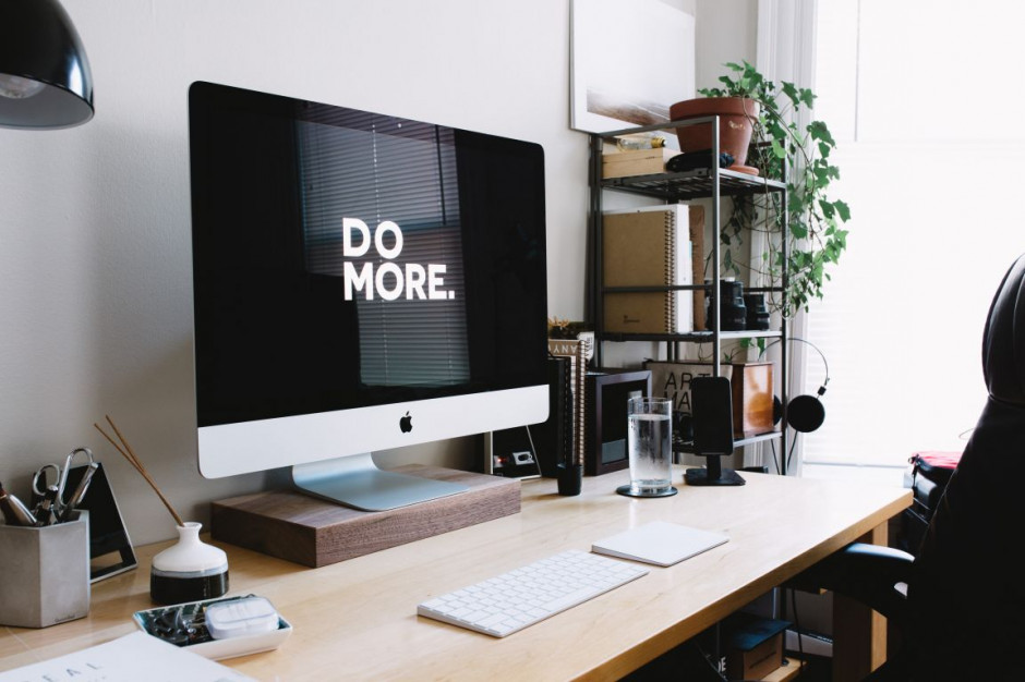 Fot. unsplash.com (Carl Heyerdahl) Home office jest podejrzewany o słabą efektywność
