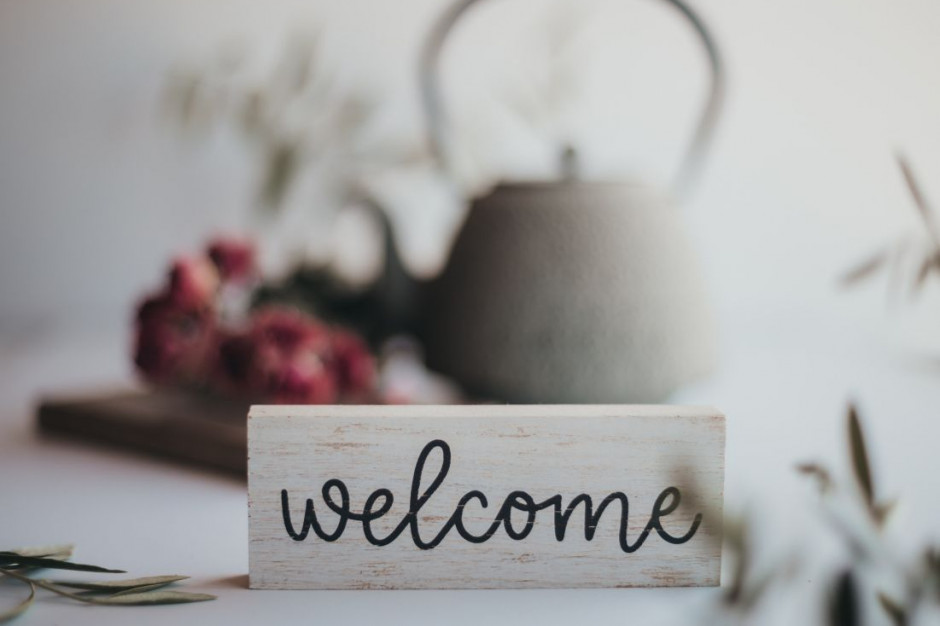 Fot. unsplash.com. Hotelarzom spadł kamień z serca