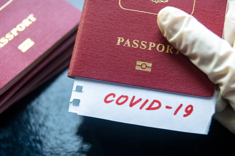 Jako pierwszy w Polsce politykę weryfikacji gości pod kątem szczepień wdrożył warszawski lokal Der Elefant. Fot. Shutterstock