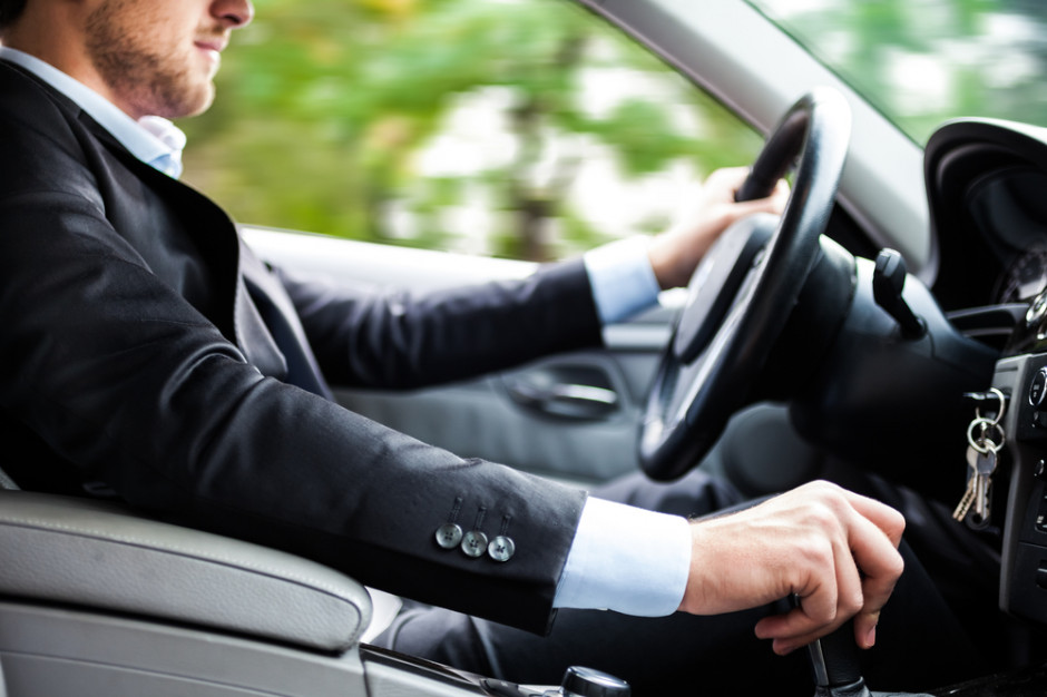 Zmiany w motoryzacji zakładają również nową koncepcja mobilności i roli, jaką będą spełniać w niej samochody. fot. Shutterstock Ekspert: autosalony ograniczą swoje funkcje handlowe