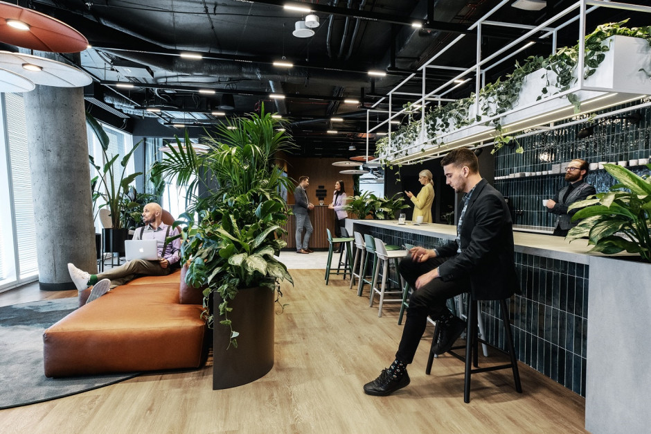 Powierzchnie mycowork są obecnie dostępne na 38 piętrze myhive Warsaw Spire, myhive Park Postępu (trzecie piętro budynku B) a za kilka tygodni - myhive Nimbus (parter budynku). mat.pras. Immofinanz stawia na elastyczne biura w wersji premium. Mycowork i myoffice w myhive