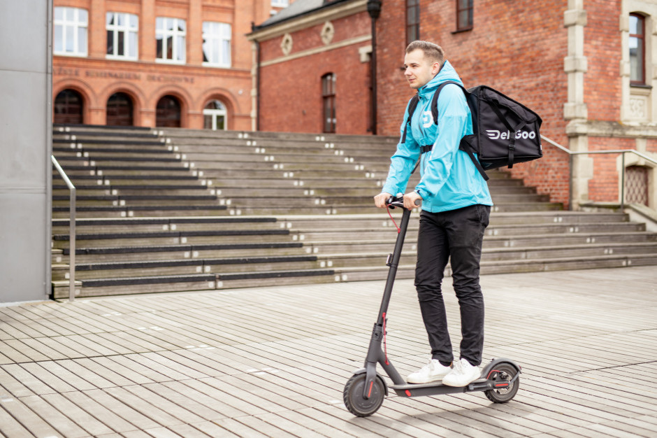 DeliGoo to startup, które rozwiązuje problem logistyki ostatniej mili w polskich miastach. fot. Deligoo Decathlon łączy siły z DeliGoo. Przyspieszy czas dostawy