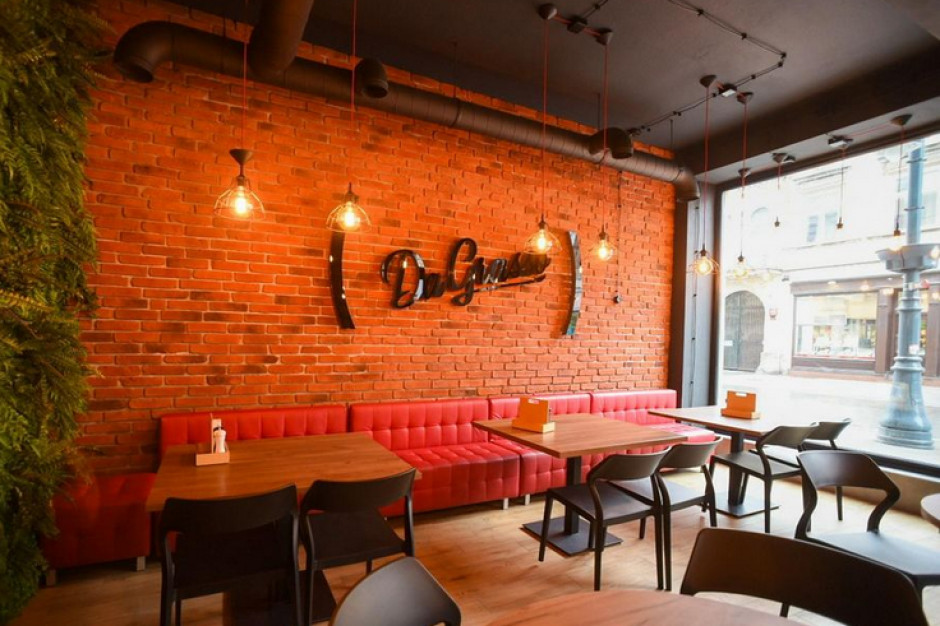 Nowe wnętrza to efekt starań, by lokal łączył rożne funkcje. fot. UMŁ Znana pizzeria wraca w wielkim stylu