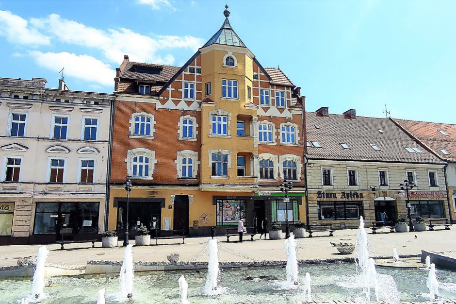 Kamienica przy Rynek 4 w Mikołowie. Powstanie tam restauracja a może biura? Fot. mat. UM Mikołów Klimatyczny hotel, butikowe biura, a może gastronomia? Zabytkowa kamienica na sprzedaż w Mikołowie