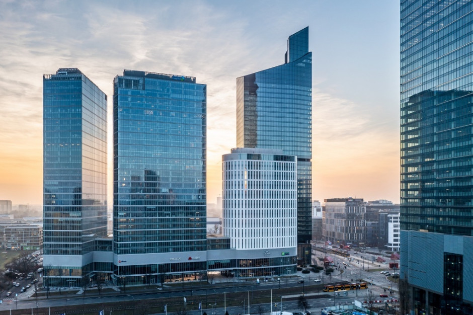 XTB zajmie trzy piętra w budynku zlokalizowanym przy Rondzie Daszyńskiego. fot. Shutterstock Brokerzy XTB szykują przeprowadzkę do nowej siedziby