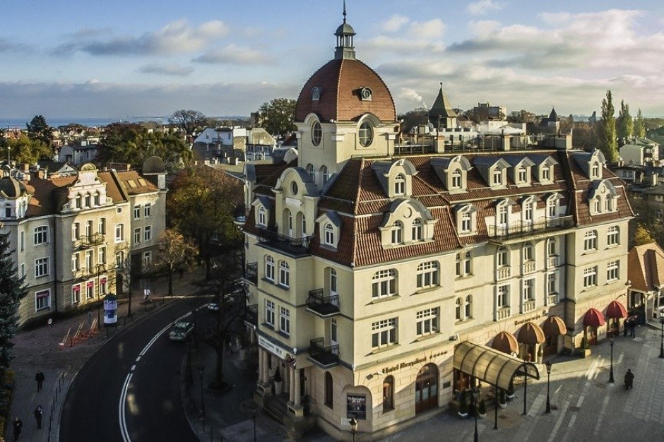 Otwarcie hotelu Rezydent Sopot MGallery jest zaplanowane już na początek czerwca. mat.pras. Kultowy hotel w Sopocie pod parasolem giganta. Rezydent Sopot MGallery odlicza dni do startu