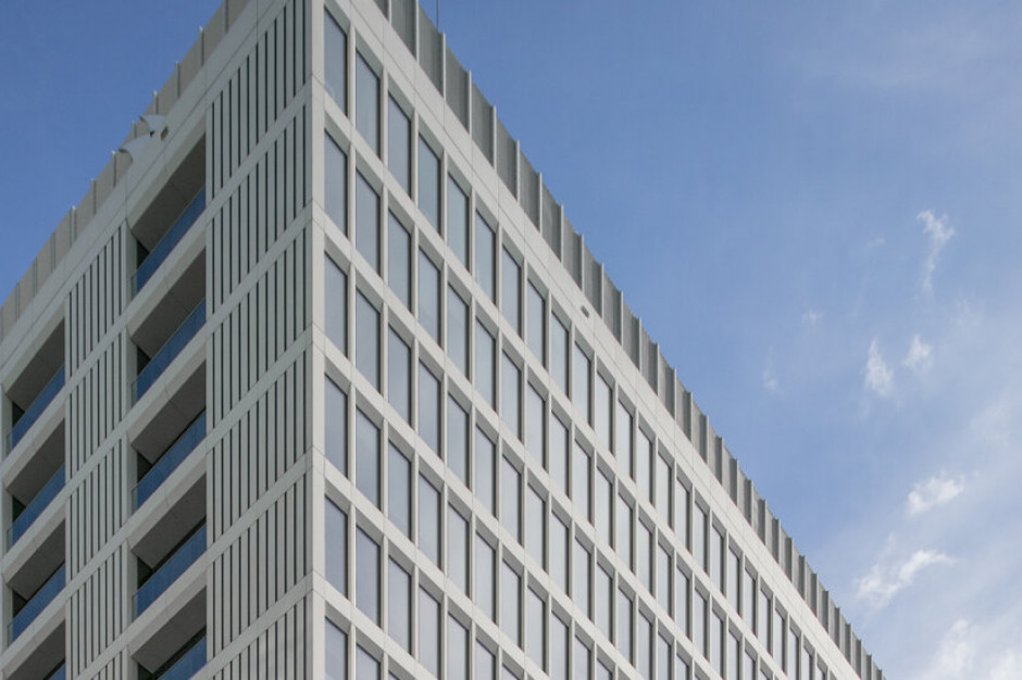 Atrium 2 to obiekt biurowy klasy A zlokalizowany w centrum Warszawy, mat.pras. C&W pomoże w wynajmie biur Atrium 2