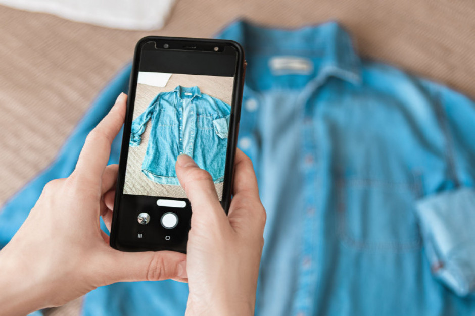 Start-up Ubrania do Oddania pozyskał 1,5 mln złotych w rundzie pre-seed. fot. Shutterstock Prywatni inwestorzy z branży fashion wsparli Ubrania do Oddania