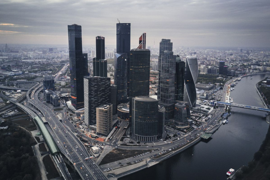 Poza dominacją handlu, biur i mieszkań, nie ma utartych schematach funkcjonalnych projektów mixed-use. Fot. unsplash.com (Astemir Almov). Mixed-use daje stabilność deweloperom, a mieszkańcom podnosi jakość życia
