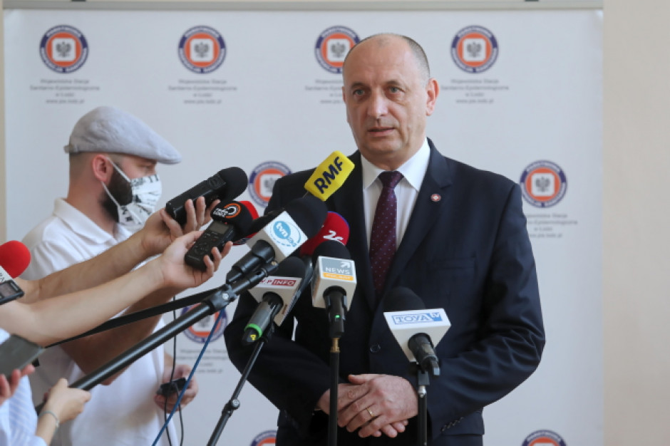 Czy Polska może pójść drogą Francji i ograniczyć dostęp do wielu wydarzeń i usług tylko do osób zaszczepionych? fot. PAP/Roman Zawistowski Handel i usługi tylko dla zaszczepionych? Szef GIS nie mówi "nie"