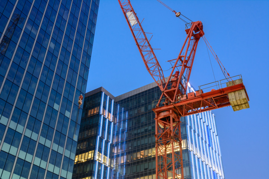 W dłuższej perspektywie, po 2022 roku Arcadis przewiduje, że sektor infrastruktury będzie narażony na wyższy poziom inflacji niż sektor budowlany. fot. Shutterstock Inwestycje mniej opłacalne? Rośnie masa wyzwań w branży budowlanej