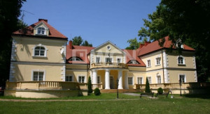 Piękny pałac w Radoszewnicy pod Częstochową na sprzedaż