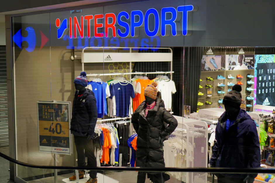 Sieć sklepów Intersport po raz pierwszy od 5 lat osiągnęła zysk. fot. Shutterstock. Autor: travellifestyle Spektakularny wynik Intersportu