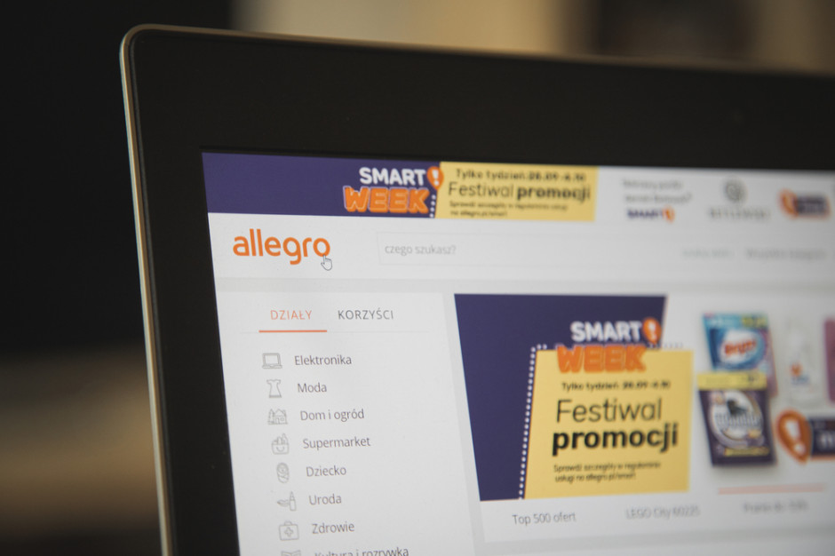 Premier podkreślił duży wpływ pandemii na rozwój handlu online, Fot.Shutterstock Polski e-commerce należy do najszybciej rozwijających się na naszym kontynencie