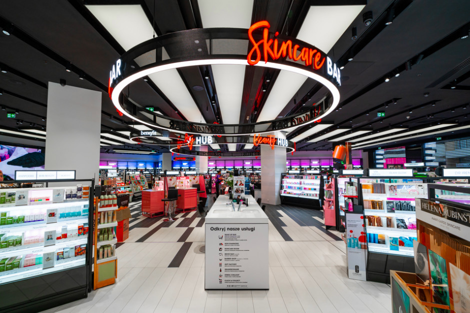 Już od kilku sezonów w swojej perfumerii online oraz perfumeriach stacjonarnych marka szykuje megaokazje, mat.pras. Sephora gotowa na Black Week i Black Friday. Zapowiada megaokazje