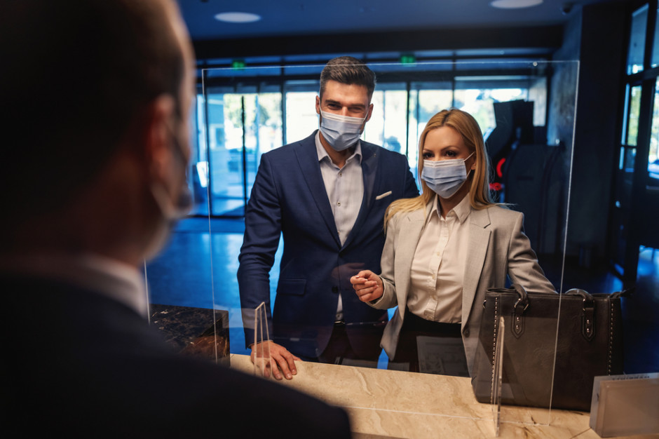 Hotelarze obawiają się, że wiele osób może wystraszyć nowy wariant koronawirusa, fot. Shutterstock