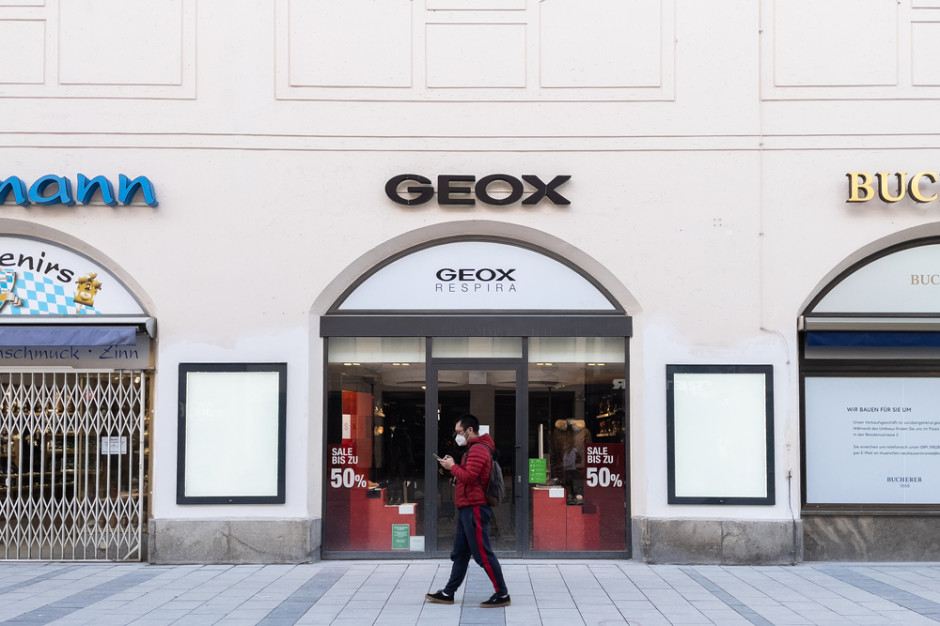 Geox podjął ważne kroki w kierunku bardziej wydajnego modelu biznesowego i zainwestował w cyfrową transformację grupy. fot. Dennis Diatel / Shutterstock.com