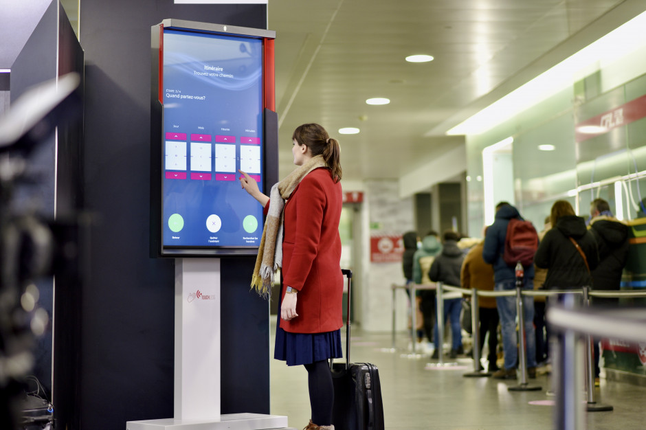 Kioski samoobsługowe od Samsung i iNUI Studio pojawiły się na dwóch stacjach kolejowych w Luksemburgu. fot. mat. prasowe