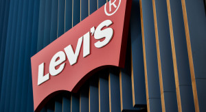 Levi Strauss & Co przekaże środki i odzież dla uchodźców