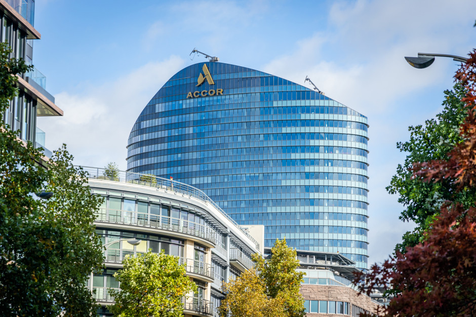 Francuski gigant hotelowy Accor rezygnuje z planów ekspansji w Rosji. (na zdj. centrala Accor w Moulineaux) fot. Shutterstock / JeanLucIchard Accor rezygnuje z planów ekspansji w Rosji