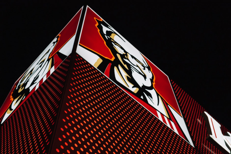AmRest otworzył w pierwszym kwartale 11 nowych lokali. fot. maxime lebrun/unsplash Portfel lokali AmRest coraz większy. Sprzedaż w KFC, Pizza Hut, Burger King, Starbucks bije rekordy