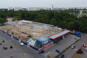 Rozbudowa centrum handlowego Nowe Bielawy w Toruniu nabiera rozpędu