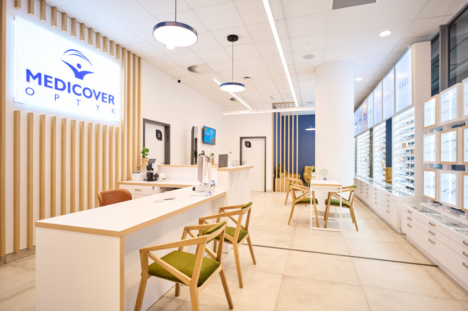 random saddle format Medicover Optyk otwiera salon w szczecińskim biurowcu Oxygen