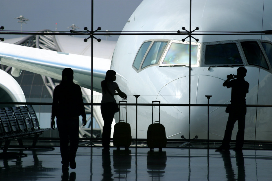 Lotniska i linie lotnicze z trudem walczą o pracowników