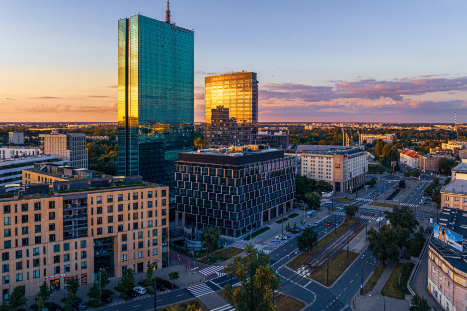 Polski Holding Nieruchomości (PHN) jest jednym z największych w Polsce podmiotów w sektorze nieruchomości komercyjnych pod względem wartości portfela.mat.pras.