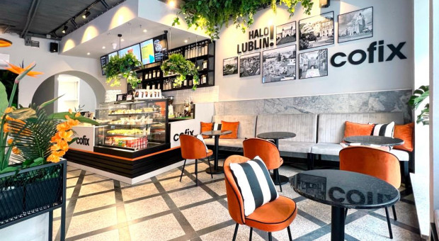 Cofix chce mieć 150 kawiarni w Polsce. Stawia na lokalizacyjne petardy