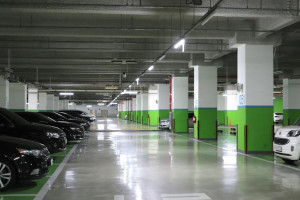 Hybrydowy styl pracy obnaża ukryty potencjał parkingów w biurowcach