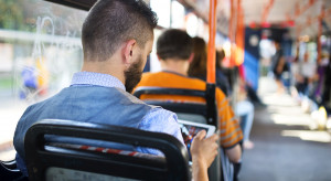 Asseco pracuje nad aplikacjami do obsługi podróży transportem publicznym