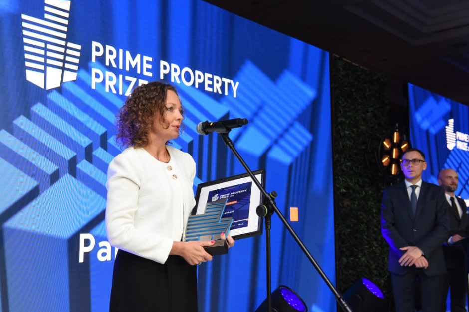 Firma Panattoni otrzymała statuetkę w kategorii Strategia ESG w konkursie Prime Property Prize 2022. Odebrała ją Emilia Dębowska, Sustainability Director, Panattoni.