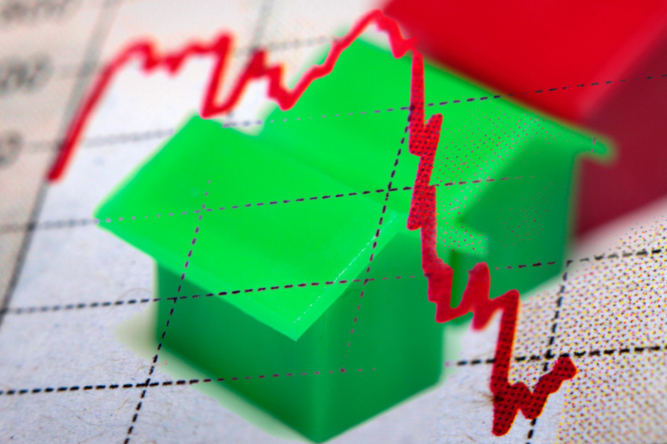 Do spadającej liczby udzielanych kredytów dostosowuje się rynek mieszkaniowy. W stosunku do notowań z poprzedniego kwartału spadek liczby mieszkań, których budowę rozpoczęli deweloperzy, wyniósł 44,18 proc. fot. Shutterstock