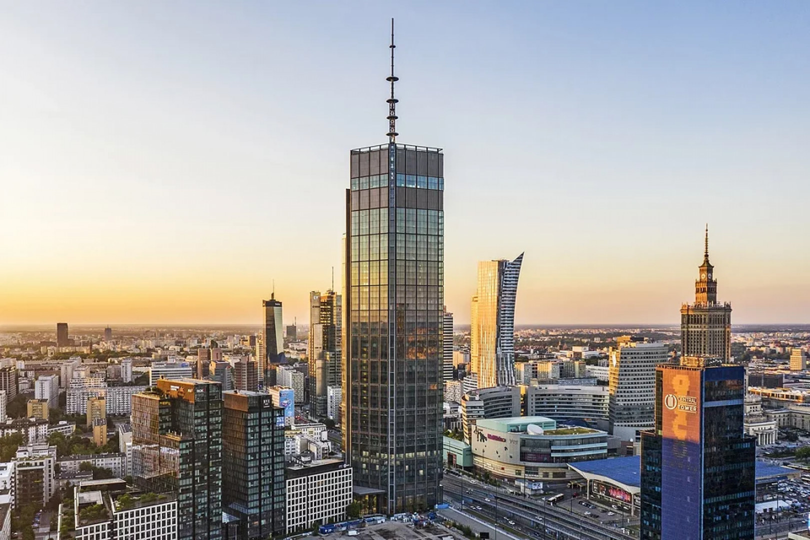 53-piętrowy wieżowiec zwieńczony iglicą powstał na deskach wielokrotnie nagradzanej pracowni Foster + Partners, fot. mat. pras.