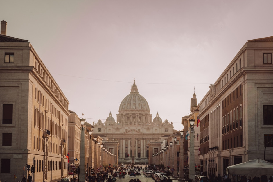 Stolica Apostolska dysponuje dużą liczbą mieszkań zarówno na terenie Watykanu, jak i Rzymu. / fot. Shutterstock