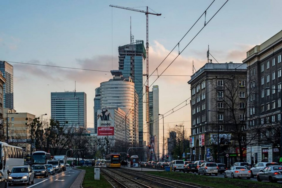 PZU Tower (w centrum zdjęcia) idzie do wyburzenia. W jej miejscu powstanie nowy biurowiec ubezpieczyciela. / fot. mat. pras.