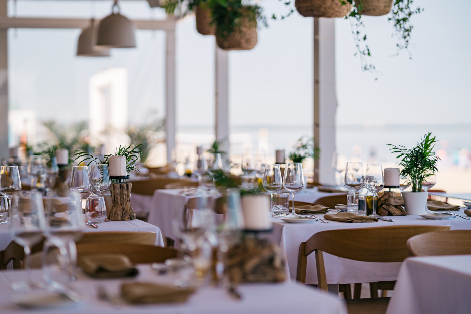 Wave Beach Concept z elegancką restauracją na plaży, mat.pras.