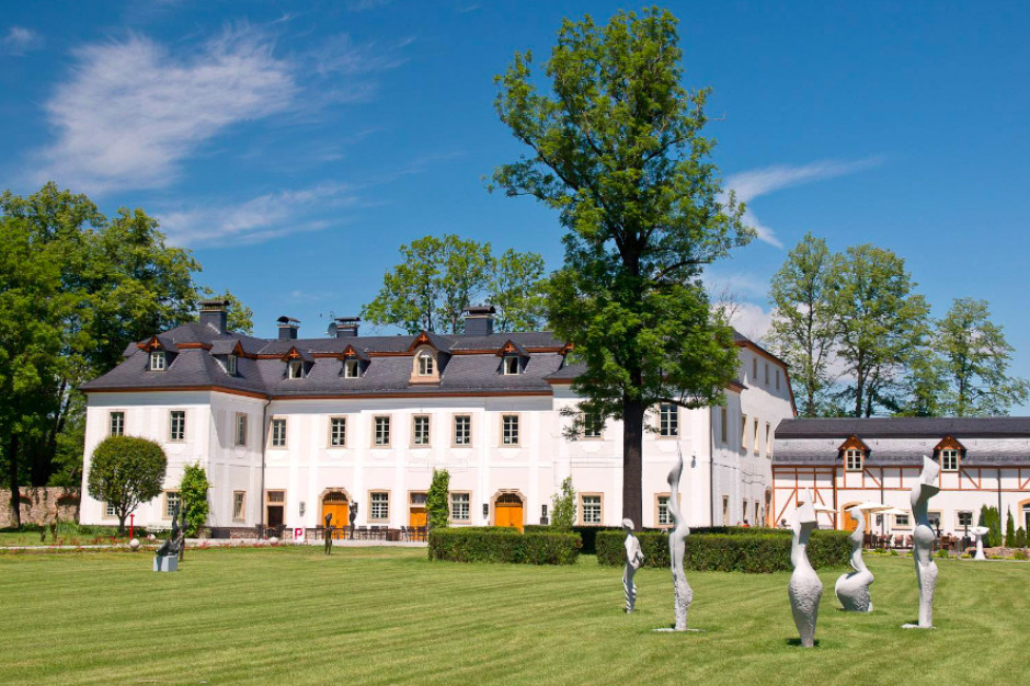 Artur Kozieja otworzył nowy hotel, Fot. Pałac Pakoszów, Schlosshotel Wernersdorf/Facebook