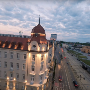 To jedna z najbardziej wyczekiwanych rewitalizacji Wrocławia. Zbliża się otwarcie hotelu Grand
