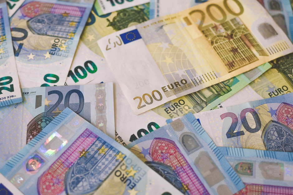 Euro kosztowało prawie 4,64 zł, fot. ibrahim boran/unsplash