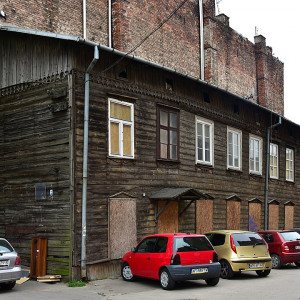 To jeden z ostatnich takich budynków w Warszawie. Wiadomo, co się z nim stanie