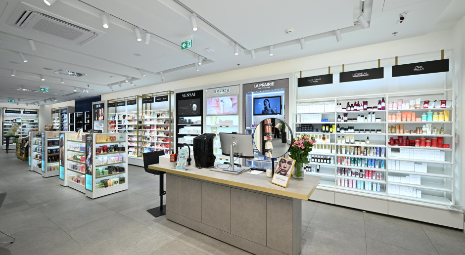 Douglas odświeża salon w Galerii Dominikańskiej we Wrocławiu