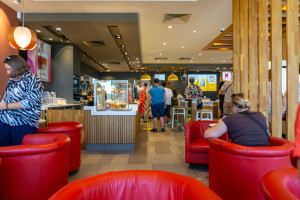 McDonald’s zaskakuje. Tańsze zestawy, więcej w kasie