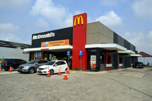 McDonald's na ławie oskarżonych. Wśród zarzutów m.in. wrogie środowisko pracy